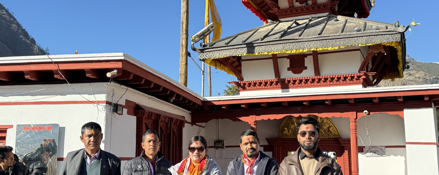 बाला त्रिपुरासुन्दरी मन्दिर दर्शनको क्रममा